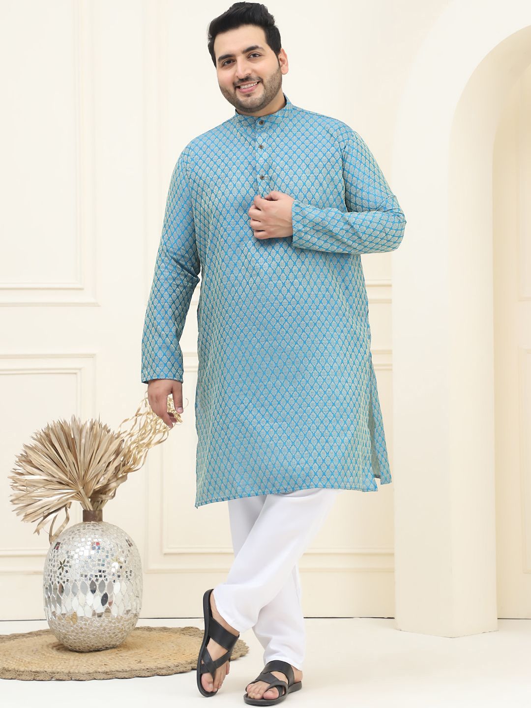 SOJANYA PLUS Ethnic Motifs Woven Design Kurta with Pyjamas