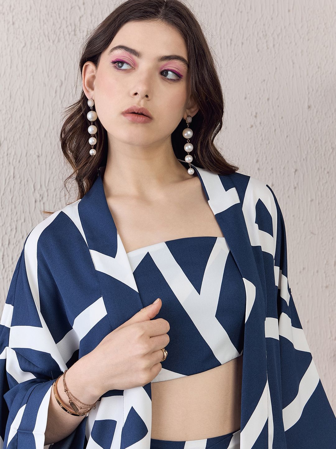 Berrylush Navy Blue Printed Sleeveless Top Shrug & Shorts