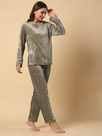 KLOTTHE Women Solid Woolen Night Suit