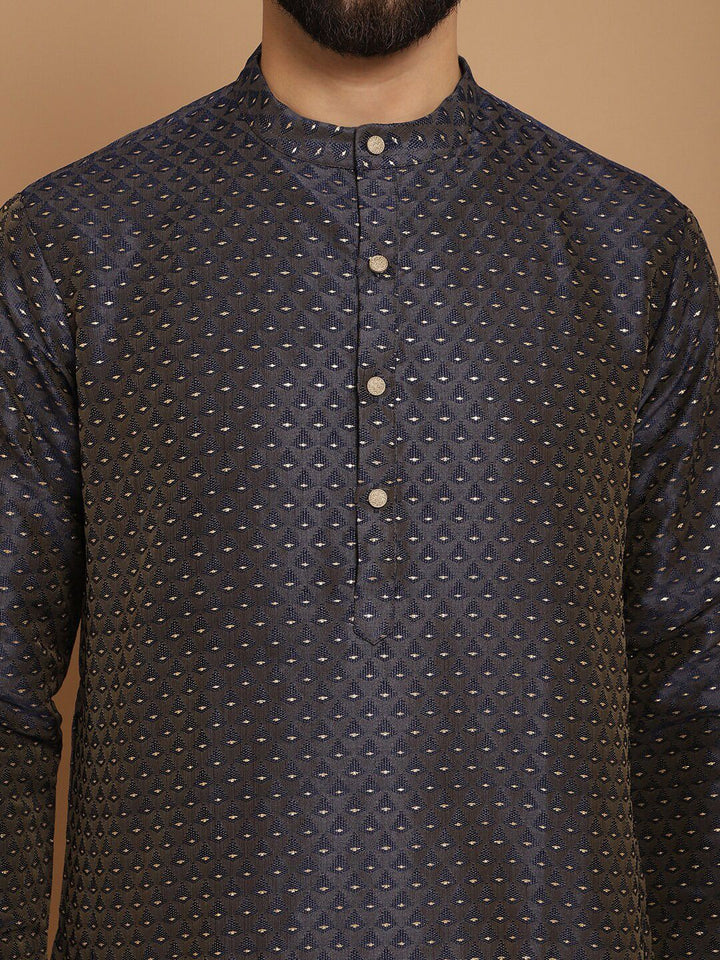 Motif Etnik Anouk Bersulam Kurta Biasa Sutera Jacquard Lurus dengan Churidar