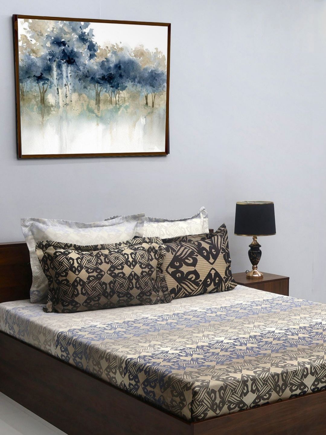 BOMBAY DYEING Grey & Brown Printed 300 TC Cotton King Bedsheet with 4 Pillow Covers