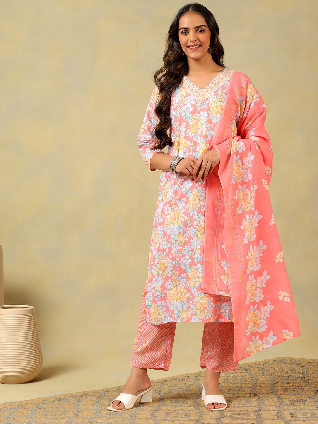 Mamicha Women Floral Printed Regular Thread Work Pure Cotton Kurta with Trousers & With Dupatta
