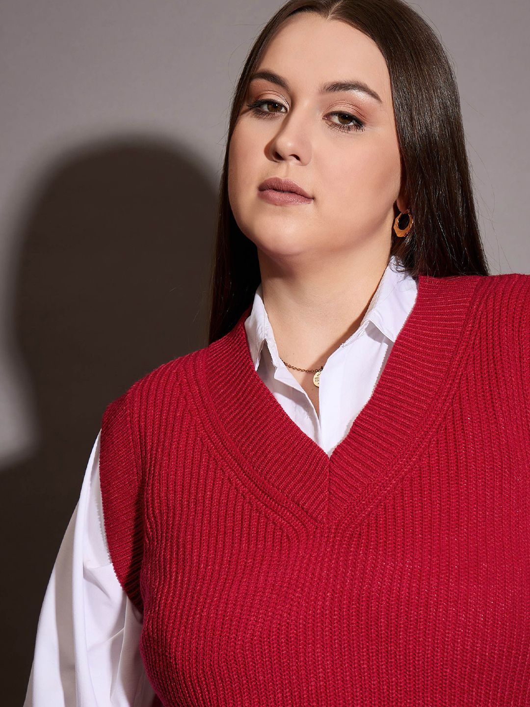 SASSAFRAS Curve Women V-neck Sleeveless Sweater Vest