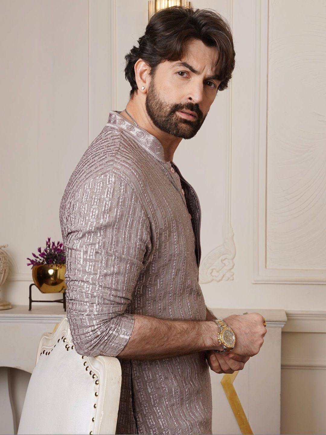 SOJANYA Men Embroidered Thread Work Kurta