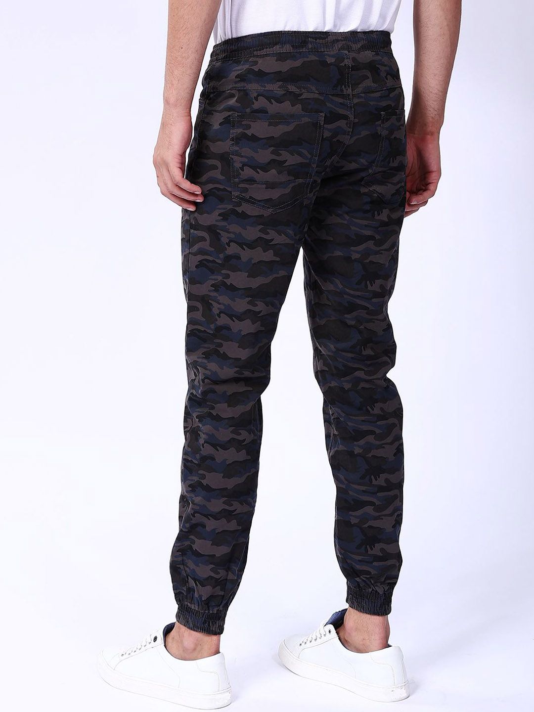 The Indian Garage Co Men Camouflage Printed Cotton Slim Fit Joggers Trousers