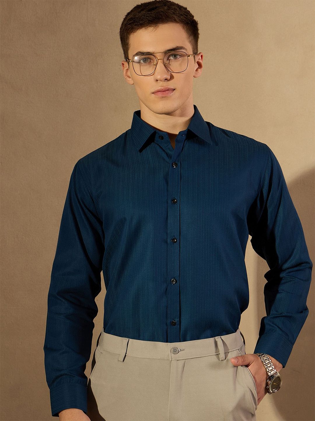 DENNISON Men Smart Spread Collar Tartan Checks Solid Casual Shirt