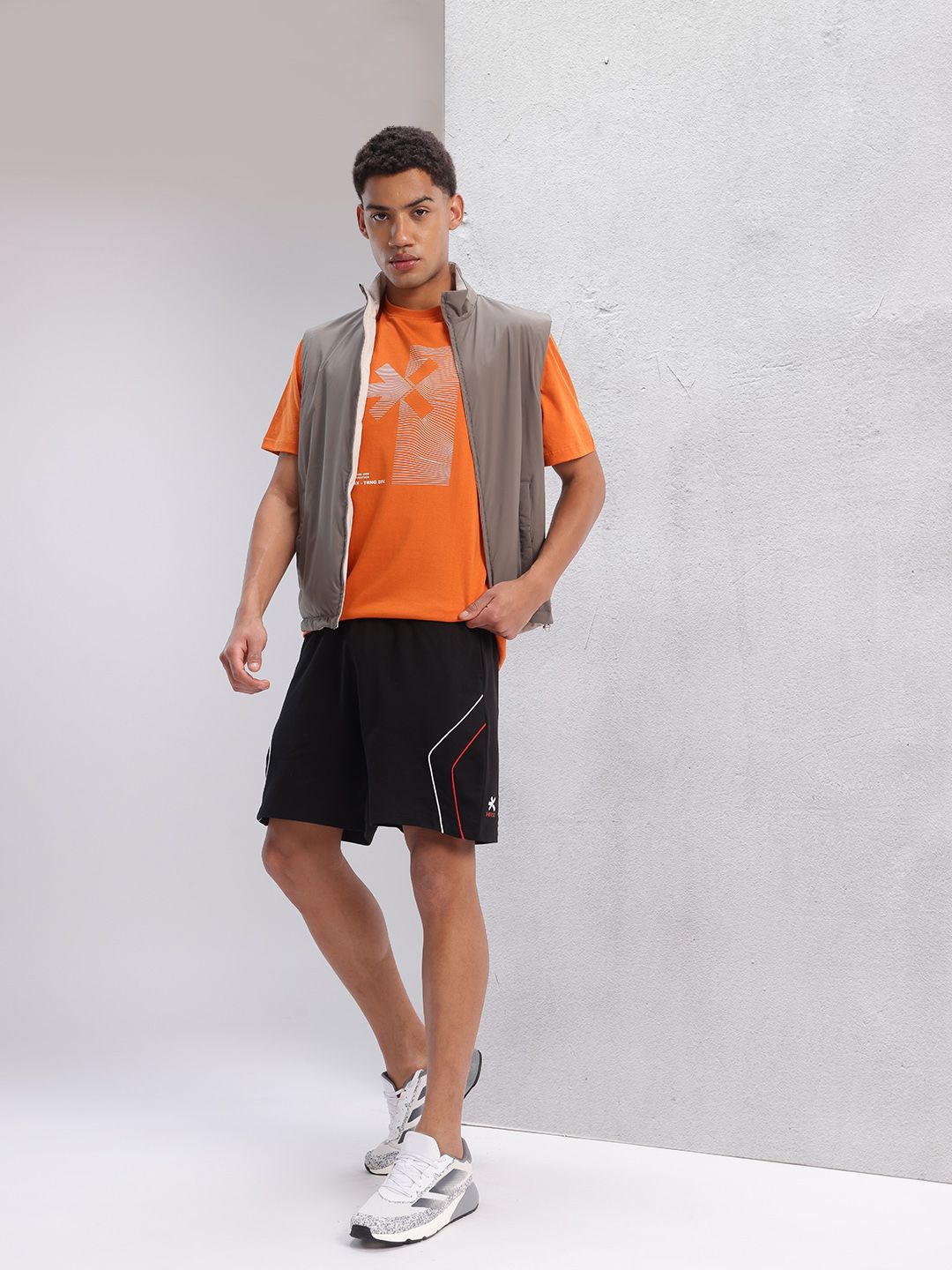 HRX by Hrithik Roshan Men Mid-Rise Regular Fit Lifestyle Shorts with Piping Detail