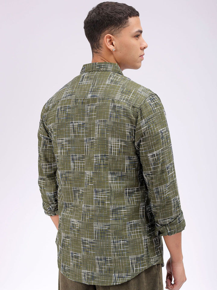 The Indian Garage Co Men Cutaway Collar Checked Cotton Slim Fit Casual Shirt