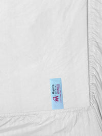 Myntra Elegant Homes White Striped 300 TC Bedsheet dengan 2 Sarung Bantal