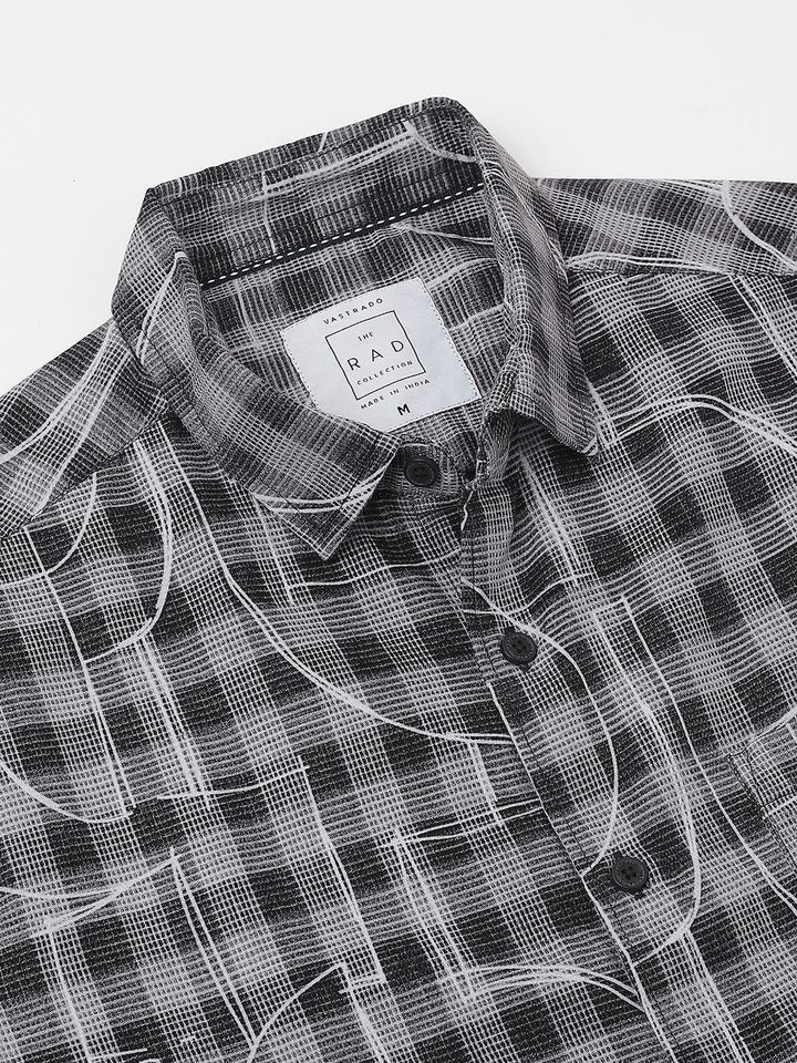 VASTRADO Men Classic Spread Collar Checked Cotton Slim Fit Casual Shirt