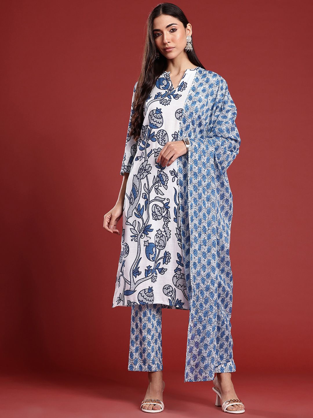 Anouk Floral Printed Kurta with Trousers & With Dupatta