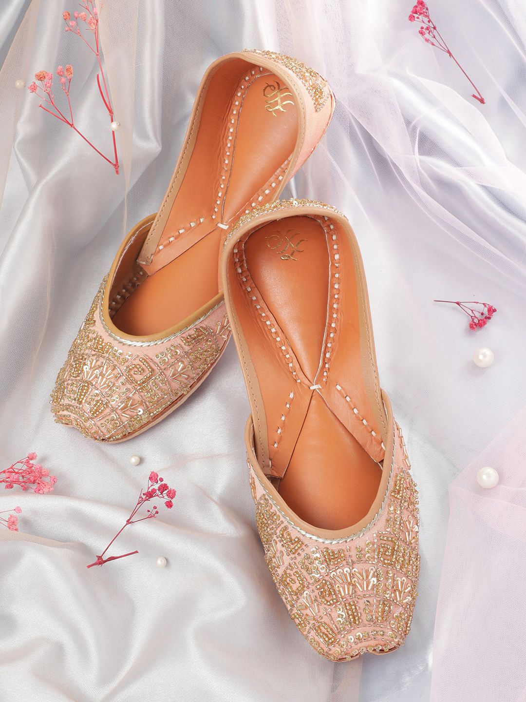 House of Pataudi Women Ethnic Embellished Mojaris