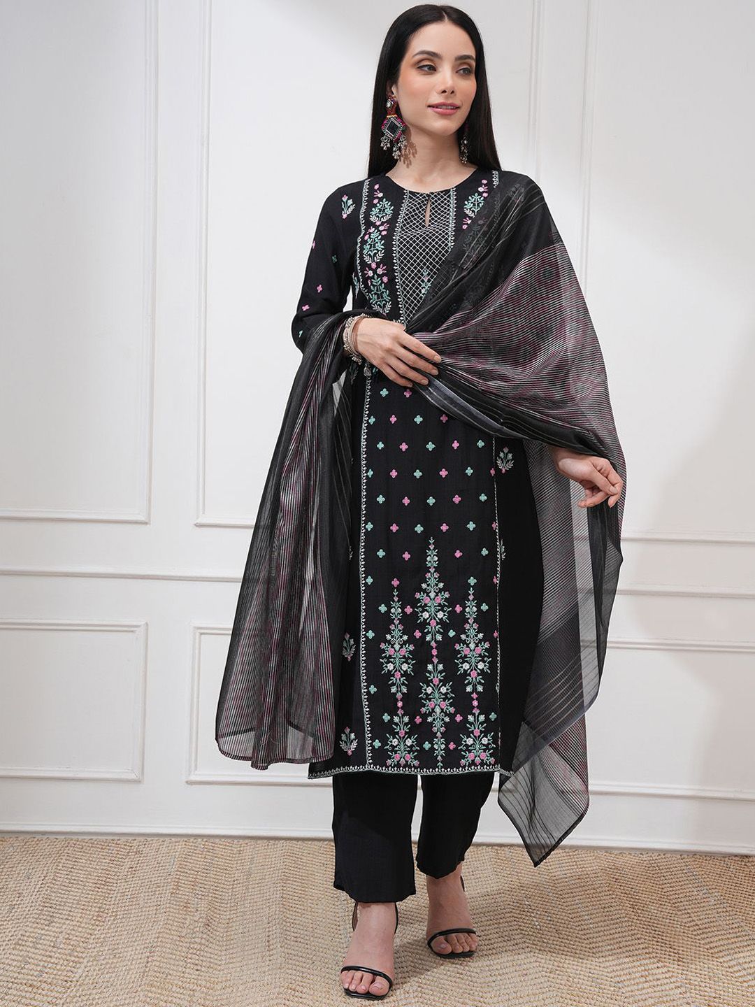 Vishudh Women Embroidered Regular Straight Kurta & Pants With Printed Dupatta