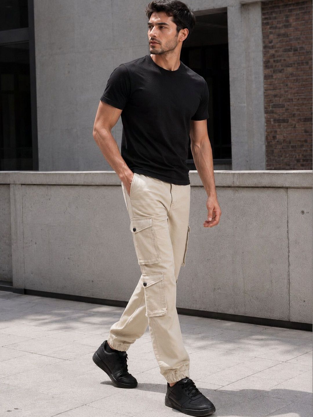 Eszett Men Mid-Rise Relaxed Fit Cargos