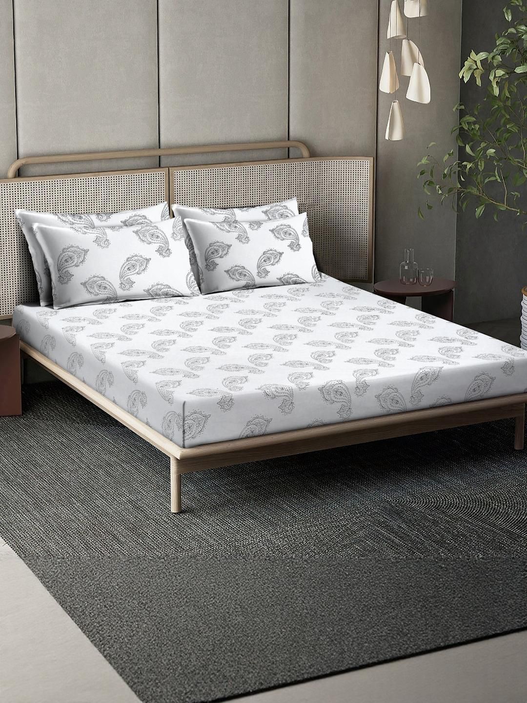 KLOTTHE White Ethnic Print Fitted 400TC Pure Cotton Super King Bedsheet & 4 Pillow Covers
