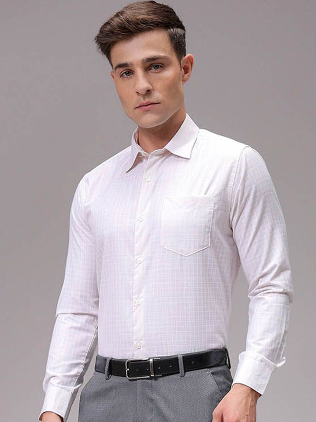 The Indian Garage Co. X Luxe Men Slim Fit Opaque Checked Formal Shirt