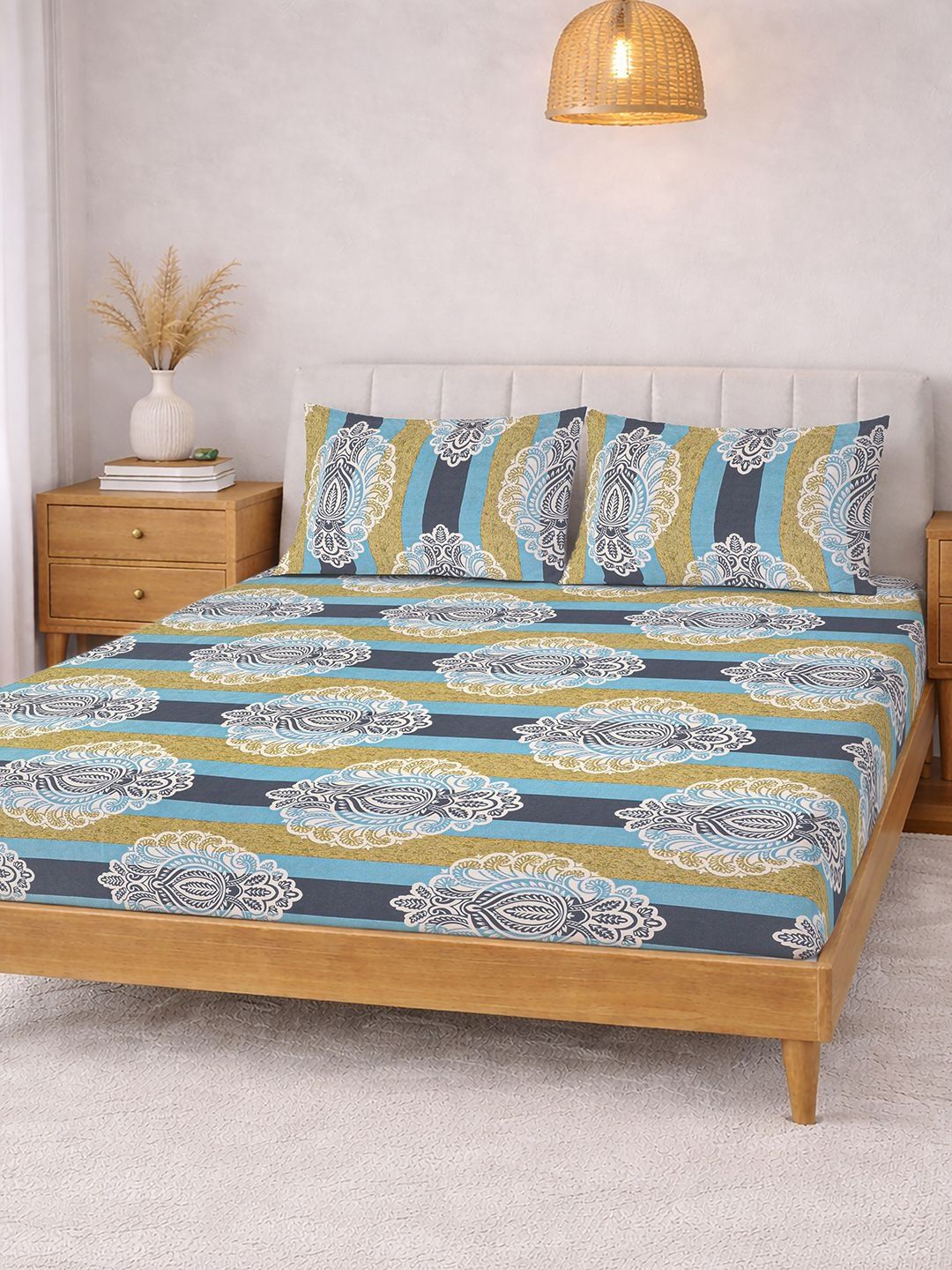 Myntra Elegant Homes Multicoloured Floral 300 TC Bedsheet with 2 Pillow Covers