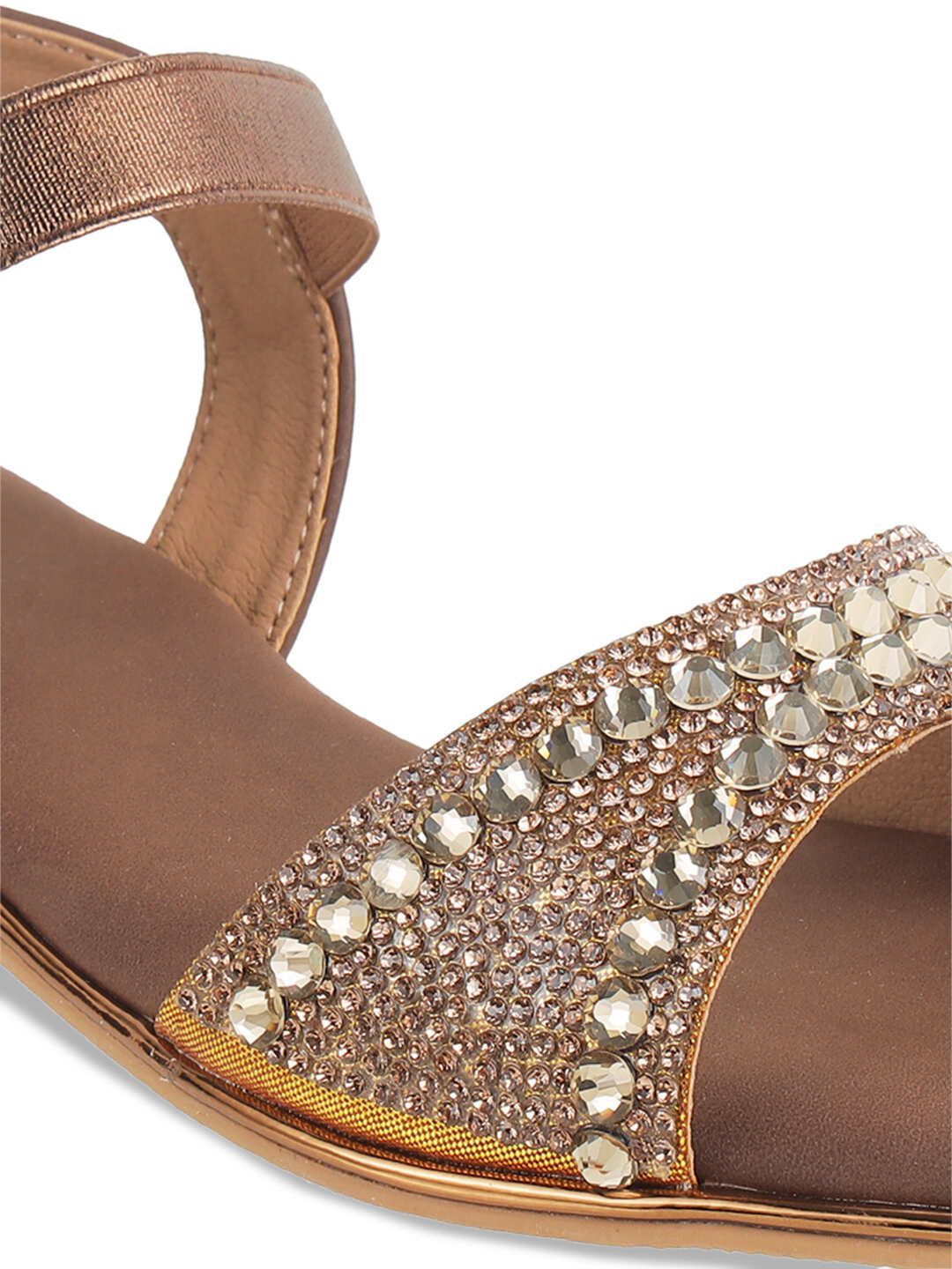 Mochi Women Embellished Flatform