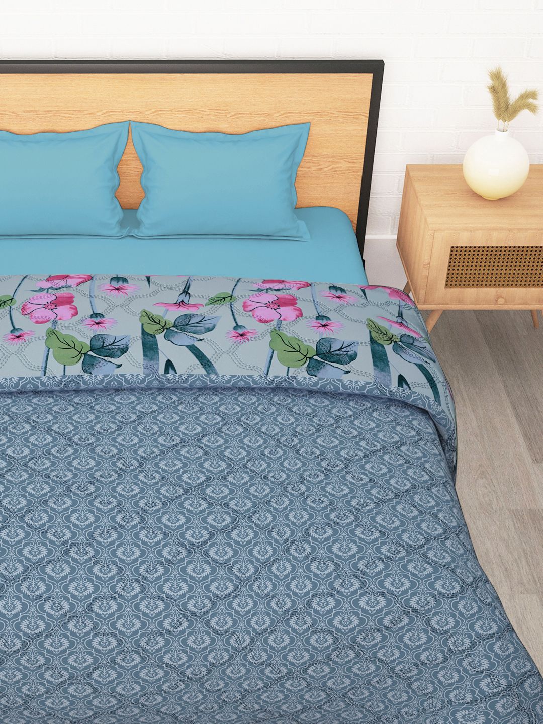 Story@home Blue & Pink Printed Reversible 120GSM AC Room Double Bed Comforter