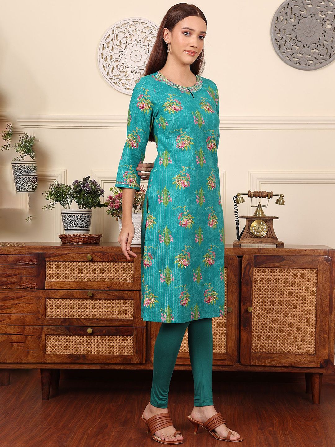 W Women Ethnic Motifs Printed Thread Work Kurta
