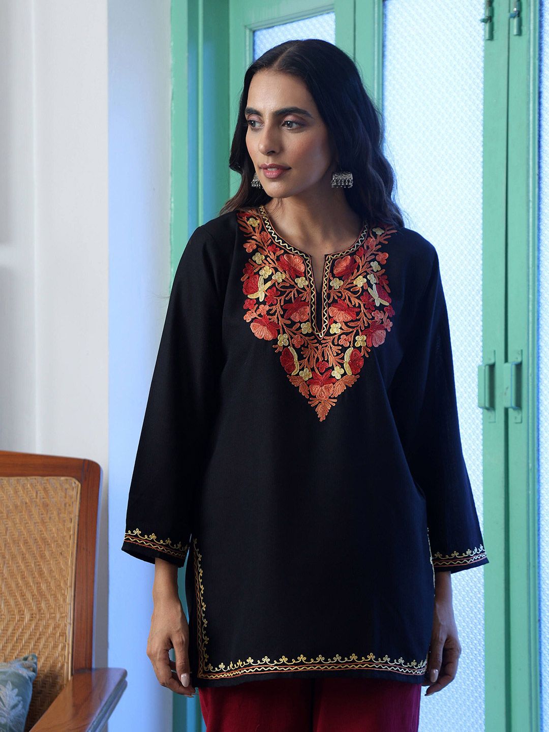 House of Chikankari Women Black Cotton Aari Sulam Kurta