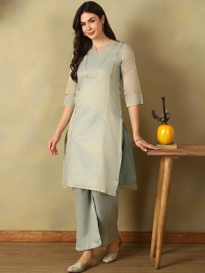 Mamicha Women Regular Thread Work Kurta with Trousers