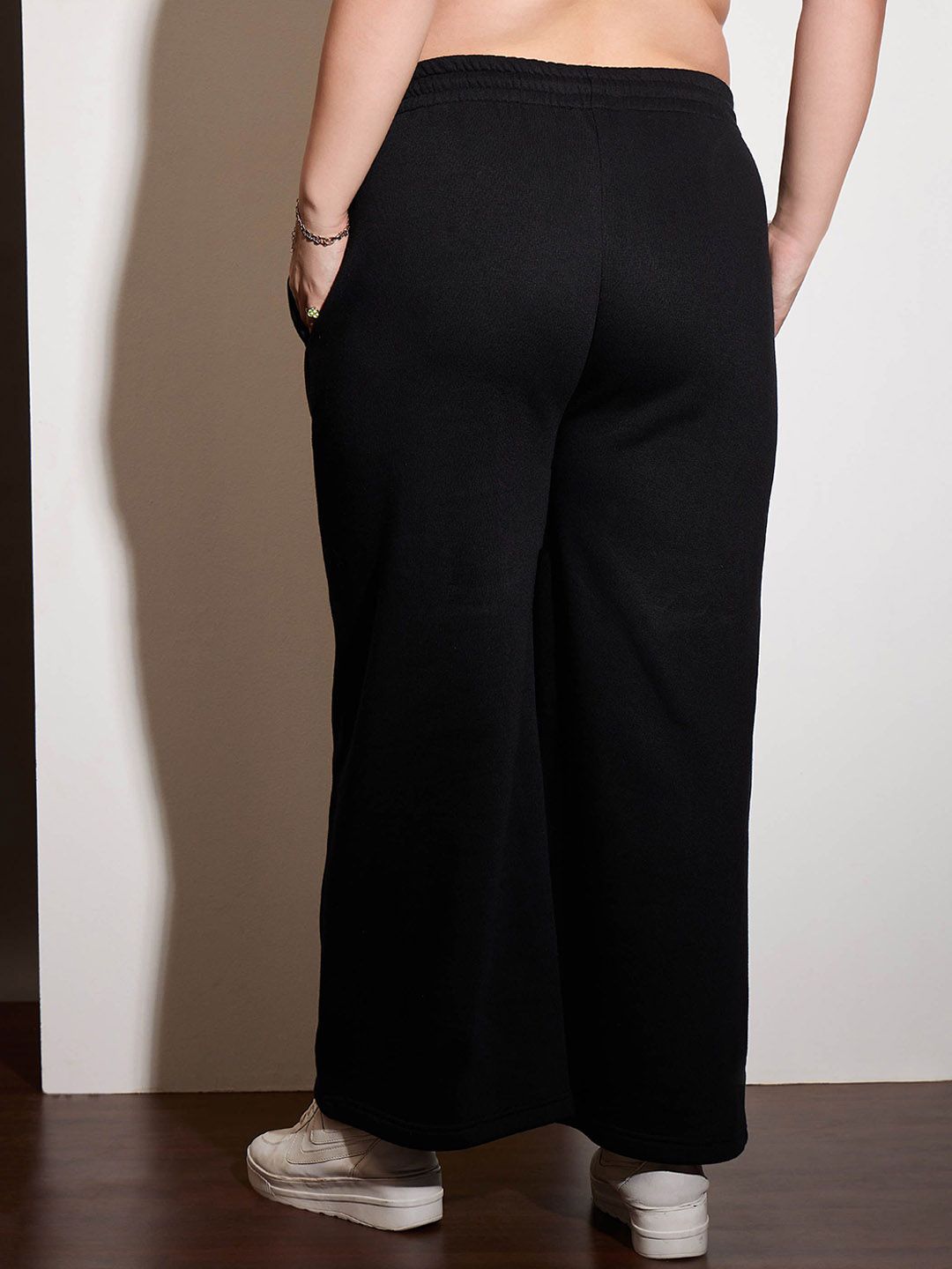 SASSAFRAS Curve Women Plus Size Mid-Rise Track Pants