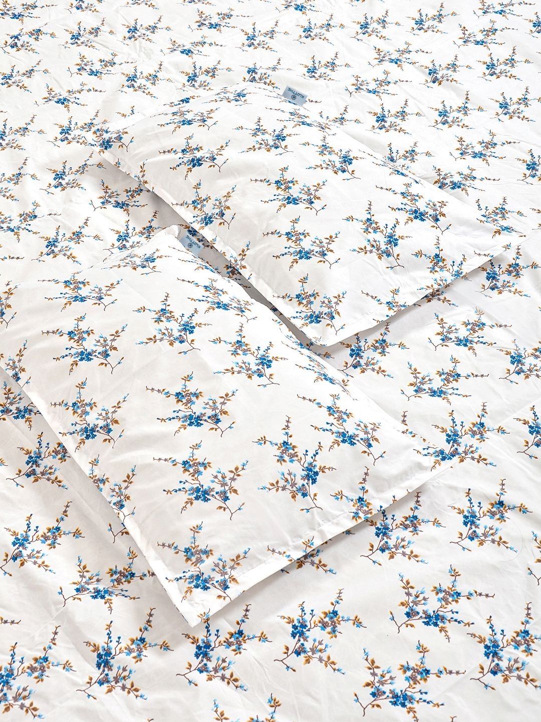 KLOTTHE White & Blue Printed 300 TC Fitted King Bedsheet 2.5 x 2.25 m