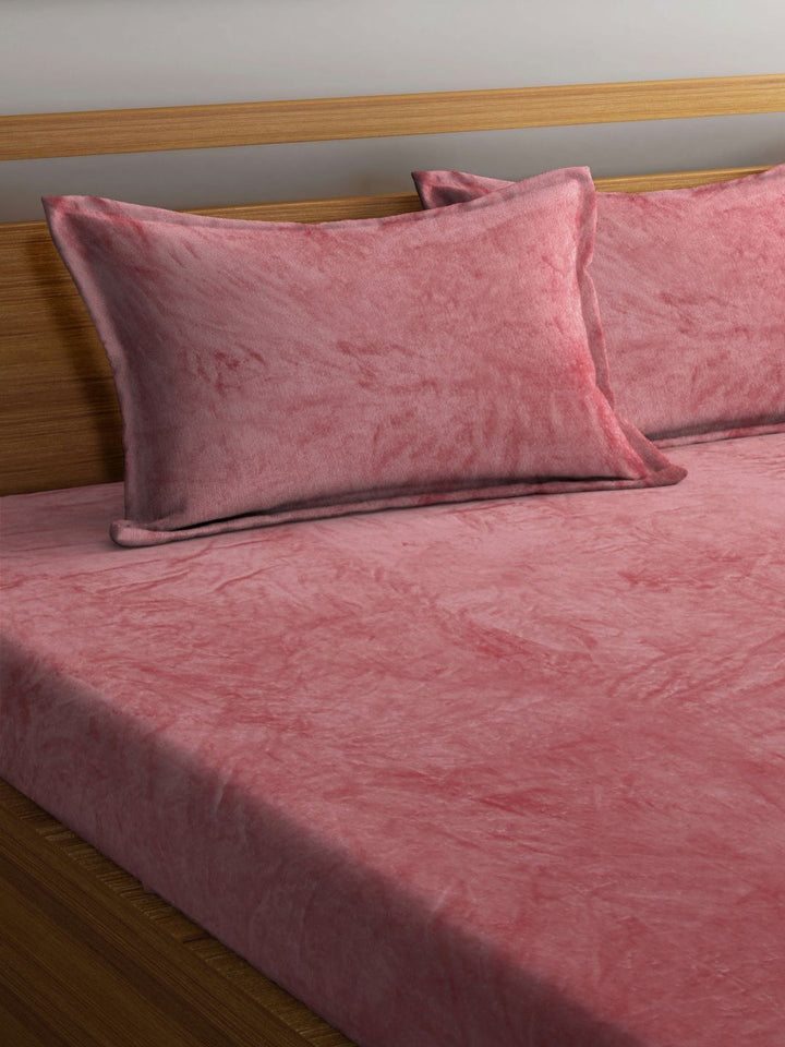 KLOTTHE Fleno Rust Solid Wool 300 TC King Fine Bedsheet with 2 Pillow Covers-2.5 x 2.25 cm