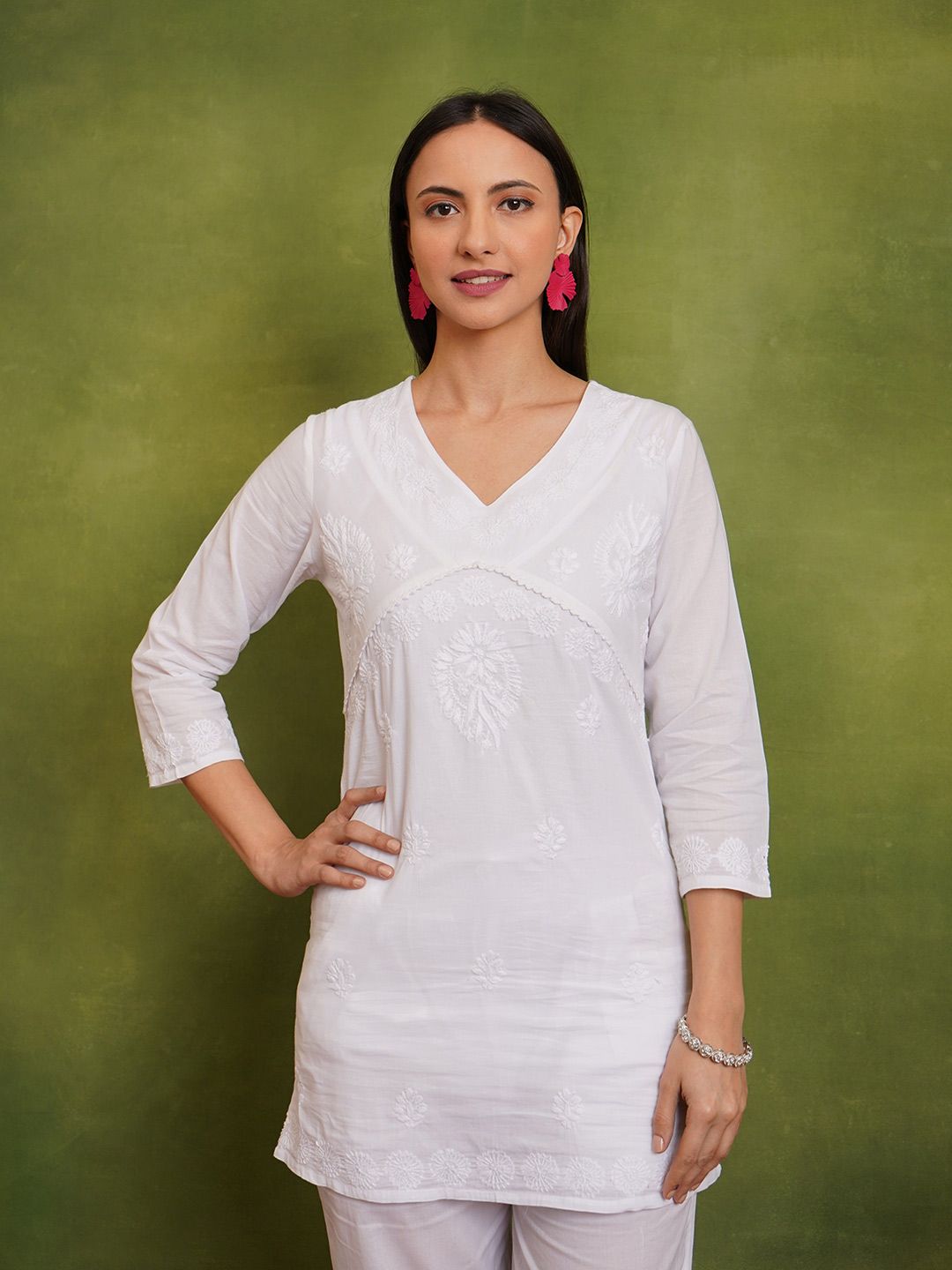 HOUSE OF KARI Floral Embroidered V-Neck Cotton Chikankari Short Kurta