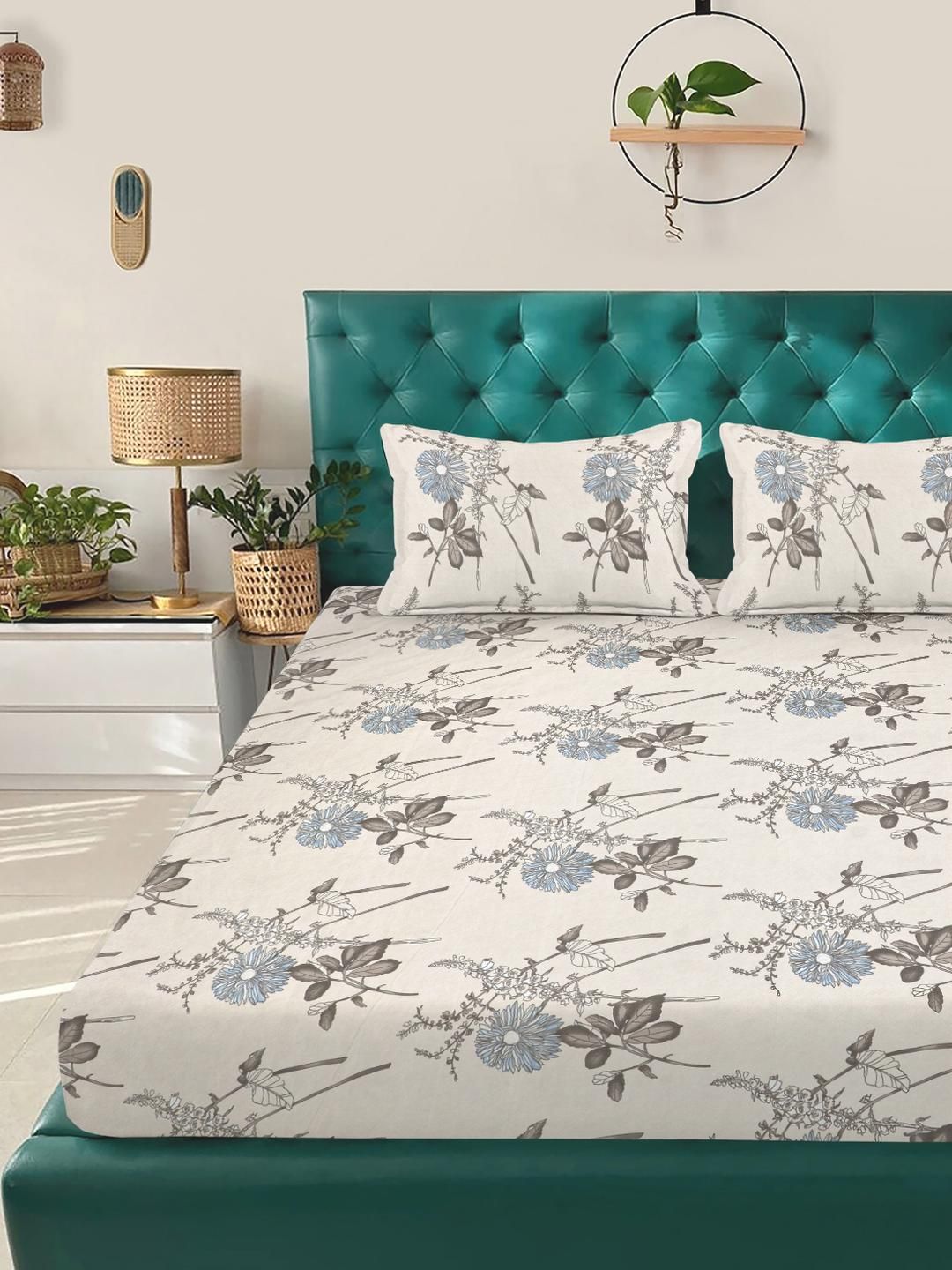 KLOTTHE Cream-Coloured & Blue Floral King Bedsheet with 2 Pillow Covers