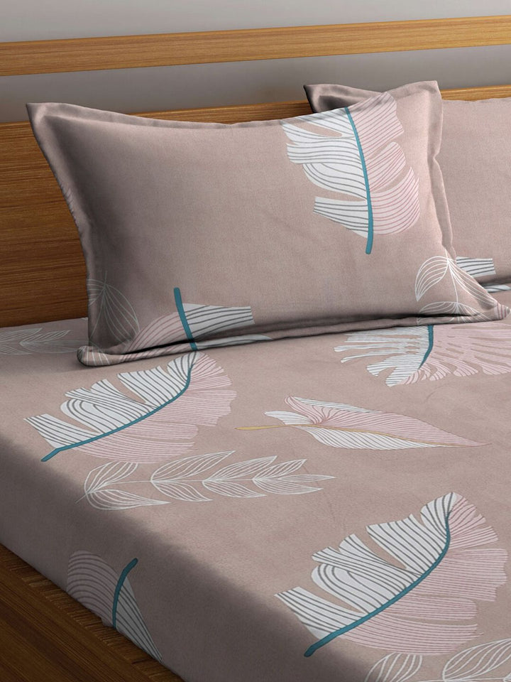 KLOTTHE Fitted_Snowd_Sbs Beige Leaf Cotton 300 TC Fitted King Superfine Bedsheet dengan 2 Sarung Bantal-250 x 225 cm