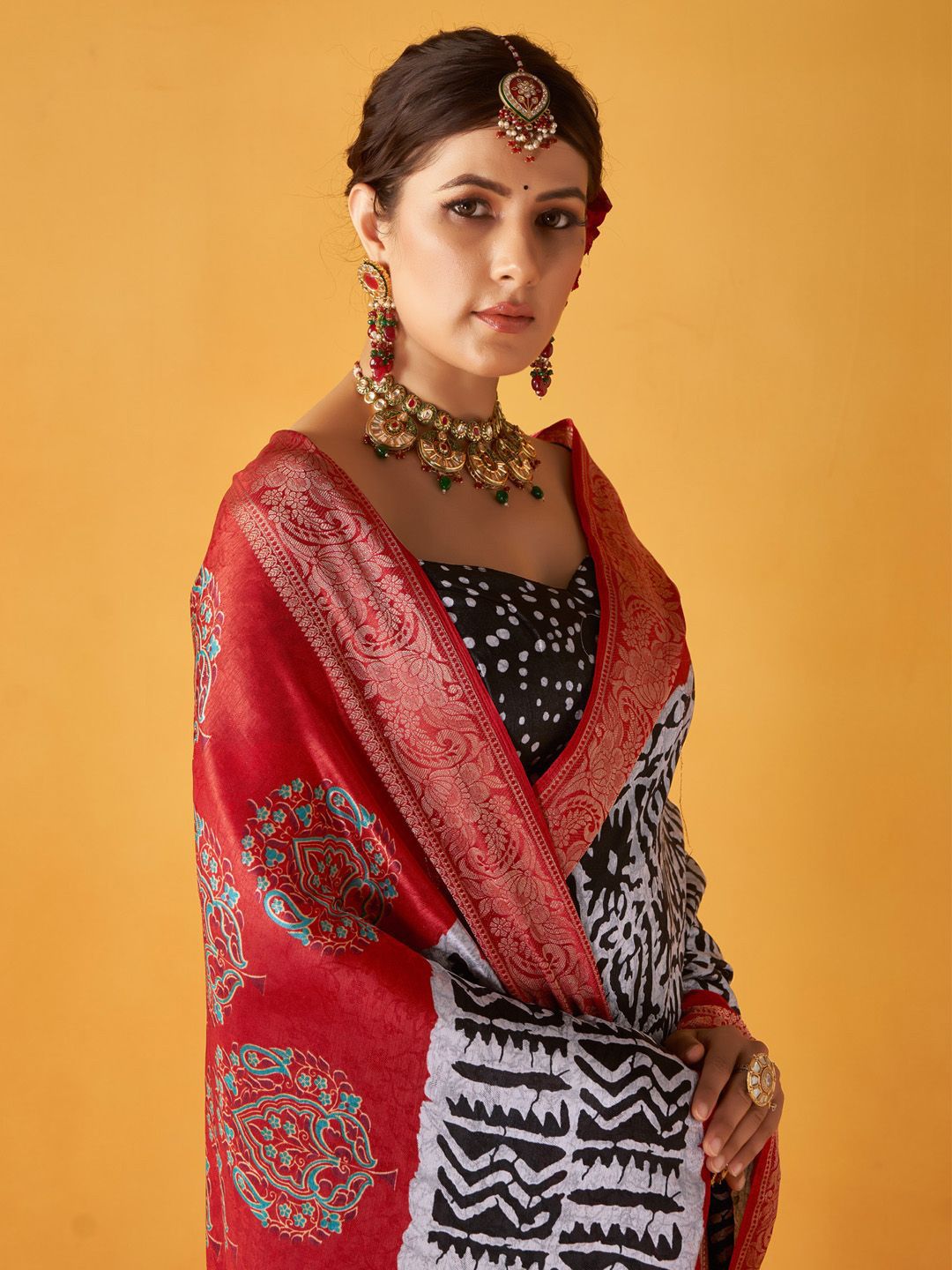 Saree mall Ethnic Motifs Printed Zari Sungudi Sarees