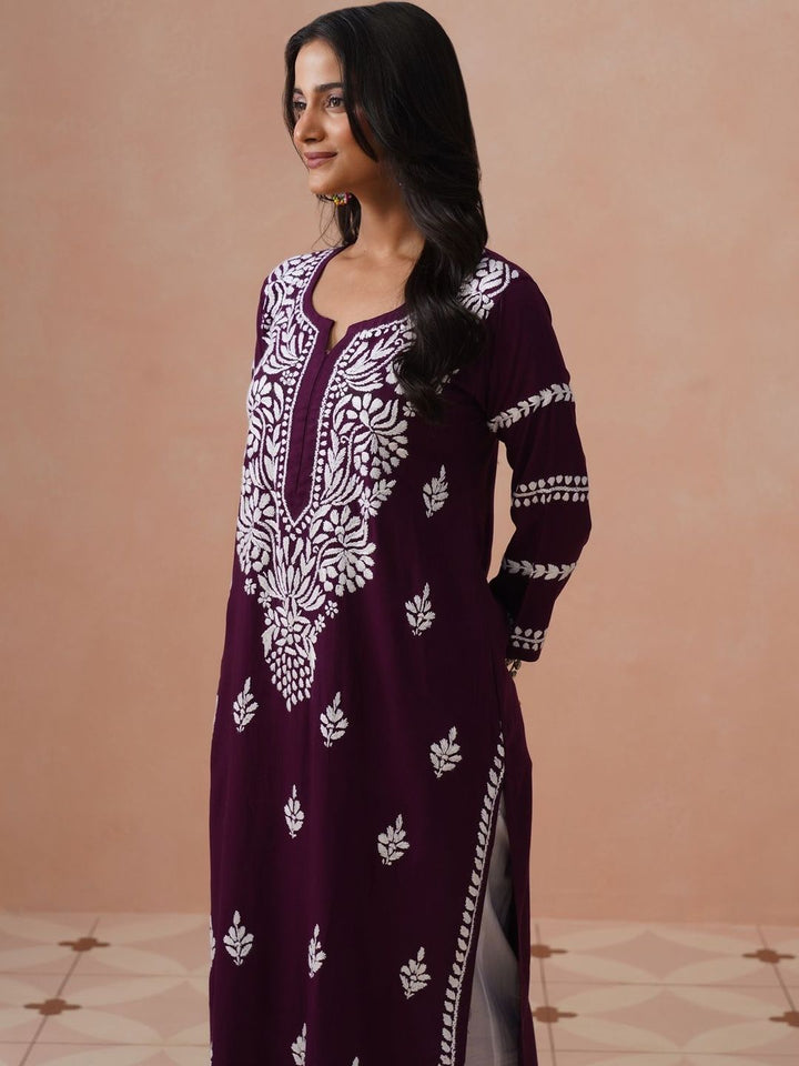 Rumah Wanita Chikankari Motif Etnik Bersulam Kurta Chikankari