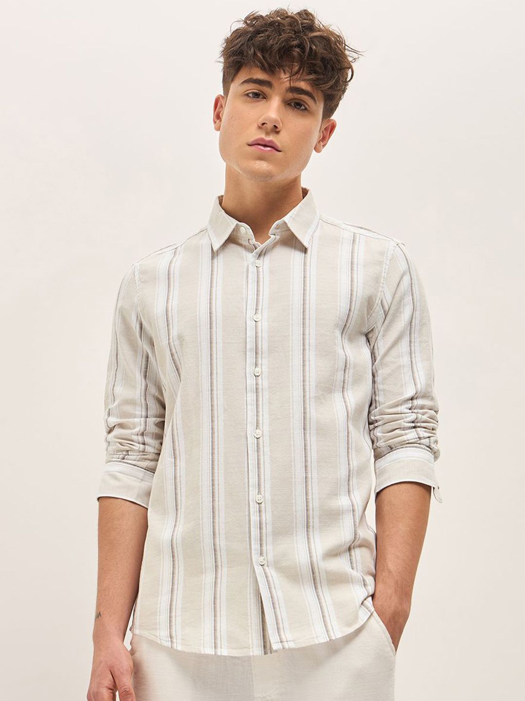 THE BEAR HOUSE Men Spread Collar Vertical Striped Cotton Slim Fit Casual Shirt