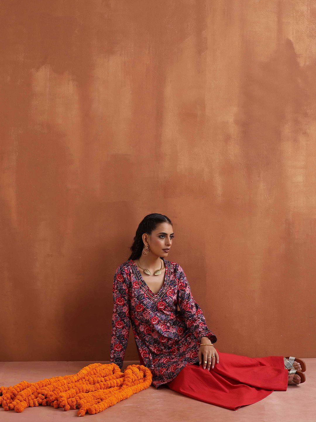 trueBrowns Ethnic Motifs Printed Straight Pure Cotton Kurta with Sharara