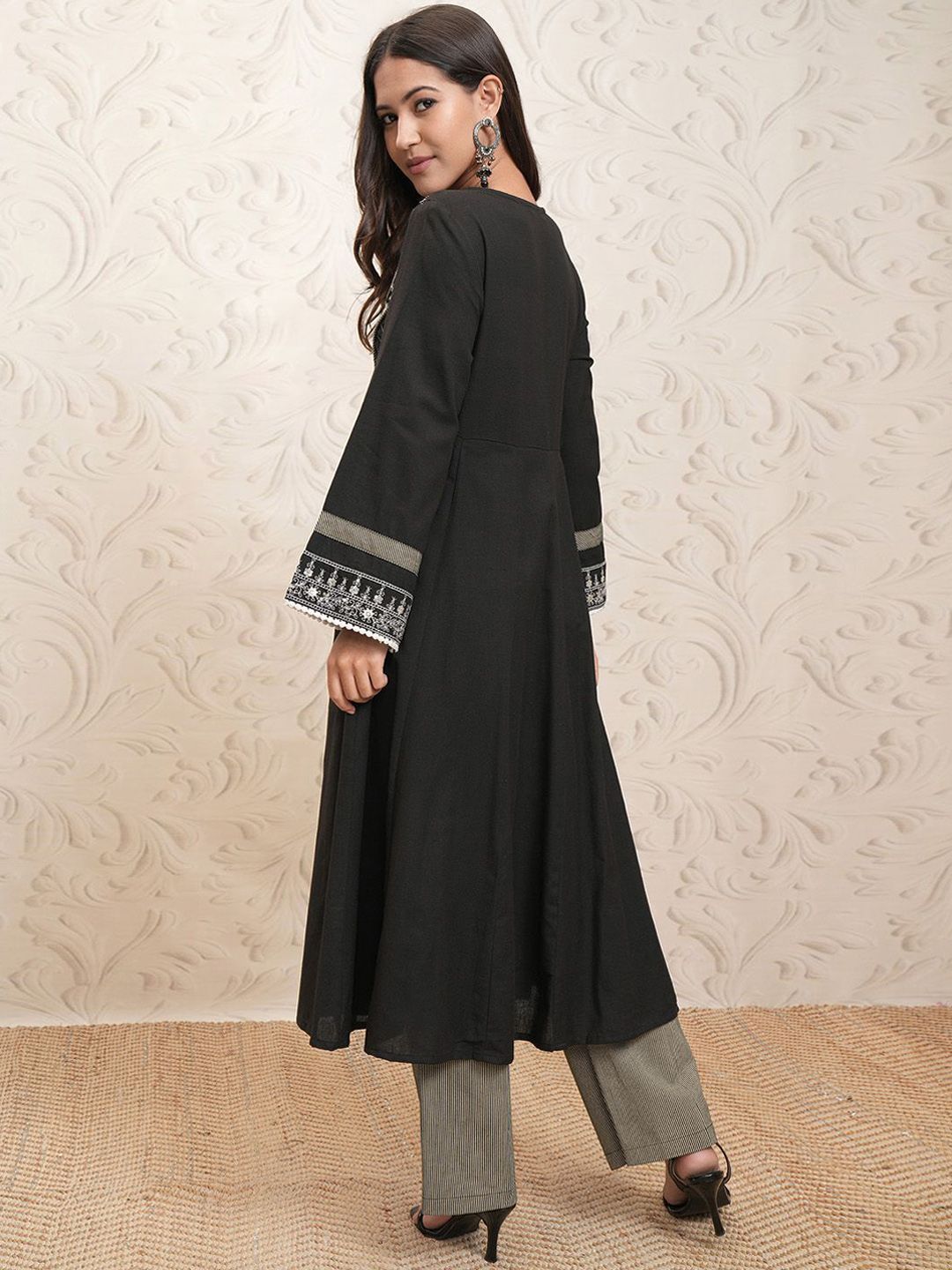 Vishudh Floral Embroidered Panelled Sequinned Pure Cotton Kurta With Trousers