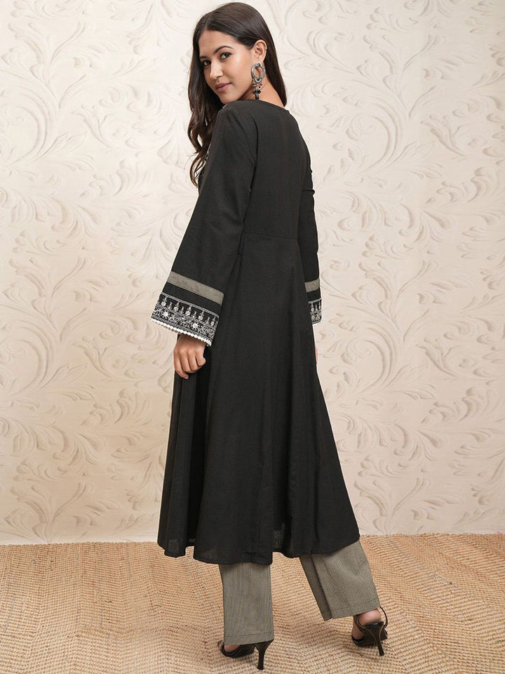 Vishudh Floral Embroidered Panelled Sequinned Pure Cotton Kurta With Trousers
