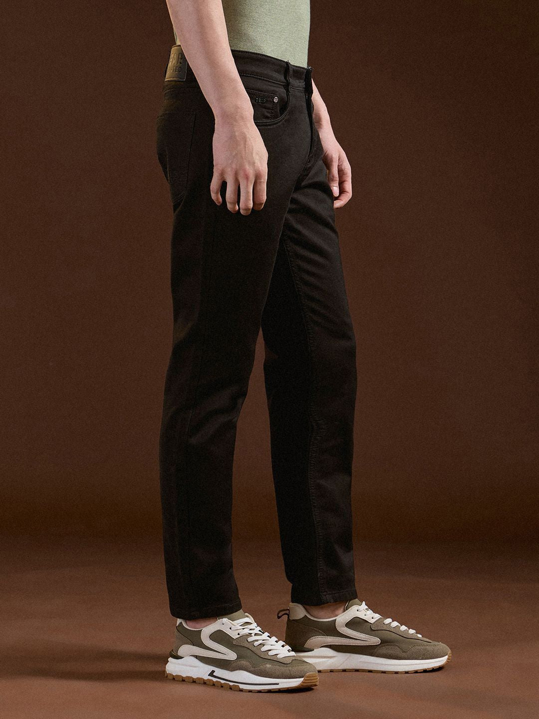 THE BEAR HOUSE Men  Cotton Solid Slim Fit Jeans
