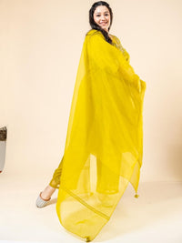 Mamicha Embroidered Round Neck Kurta Set