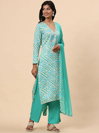 Mamicha Women Printed Regular Beads and Stones Pure Cotton Kurta with Trousers & With Dupatta