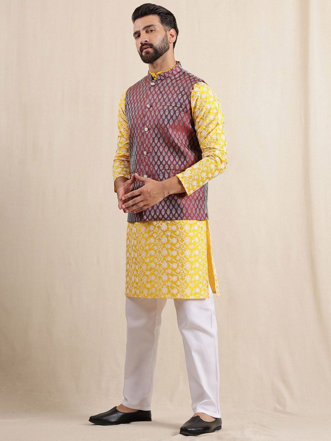 Anouk Men Floral Embroidered Kurta with Pyjama & Nehru jacket
