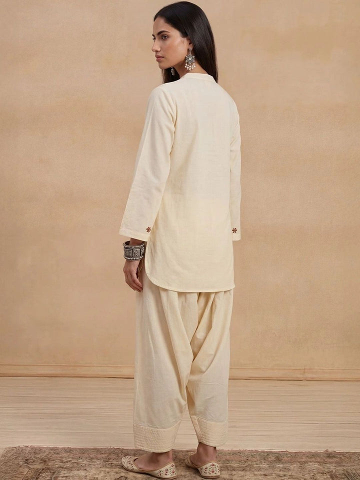 House of Chikankari Women Regular Chikankari Kurta with Trousers