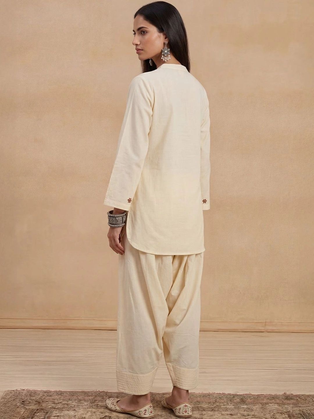 Rumah Chikankari Kurta Chikankari Biasa Wanita dengan Seluar
