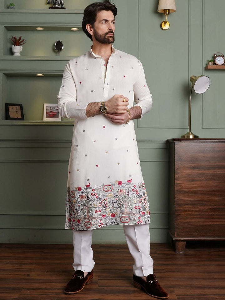 SOJANYA Men Embroidered Thread Work Kurta