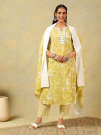 Mamicha Women Floral Printed Regular Thread Work Pure Cotton Kurta with Trousers & With Dupatta