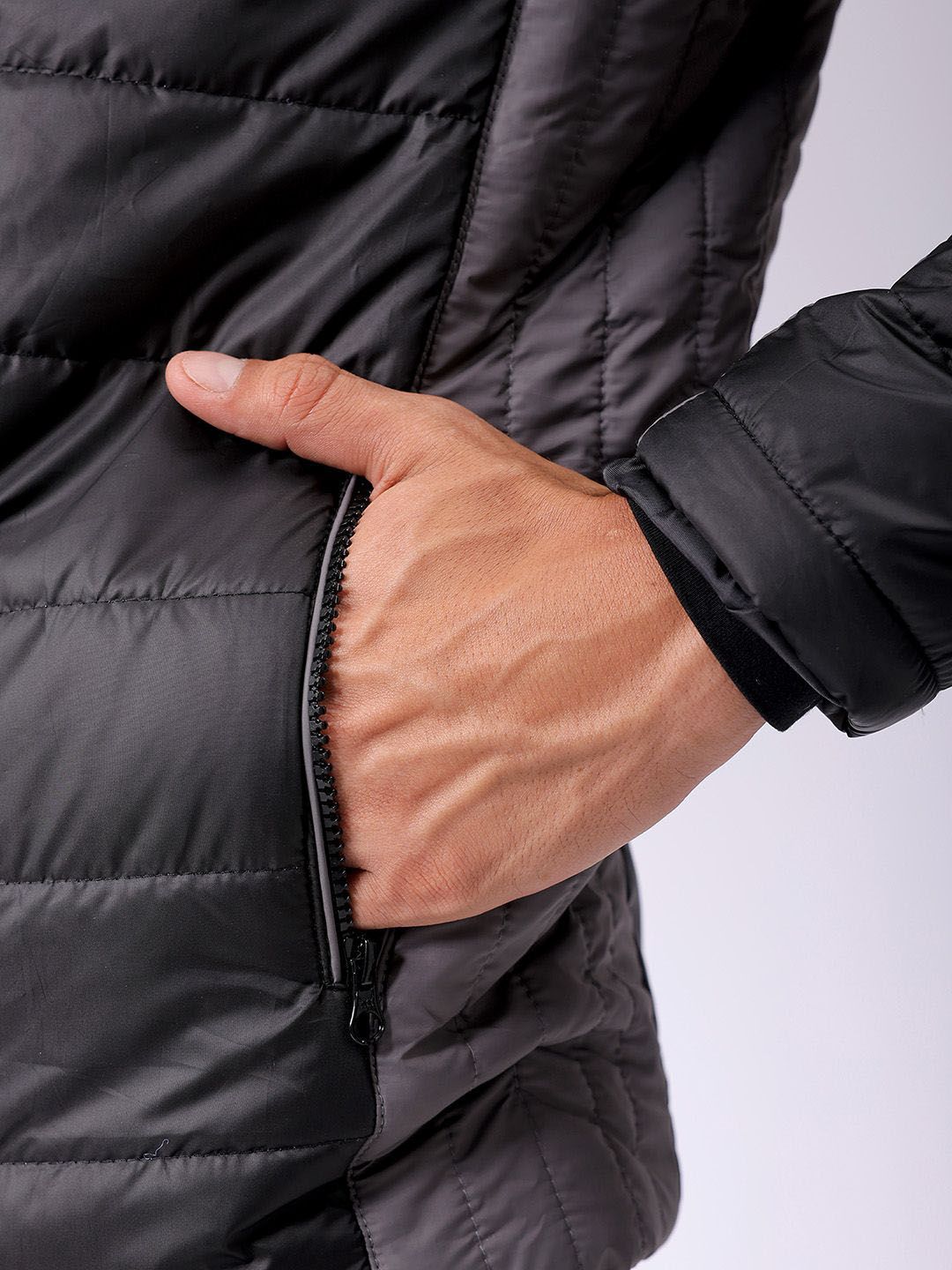 The Indian Garage Co Men Colourblock Slim Fit Hooded Puffer Jacket