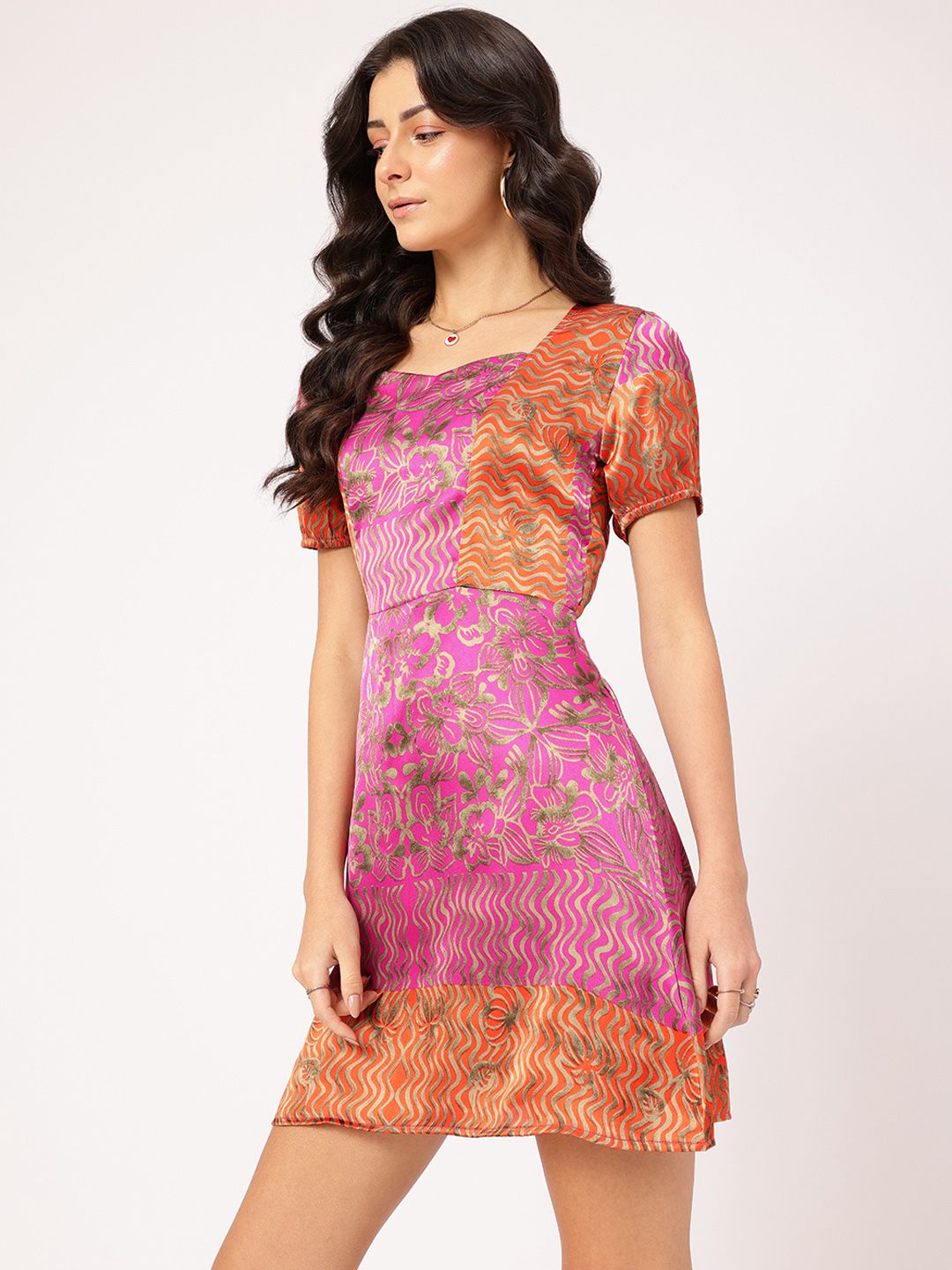DressBerry Printed Sweetheart Neck Satin Finish Cut-Out Back Mini A-Line Dress