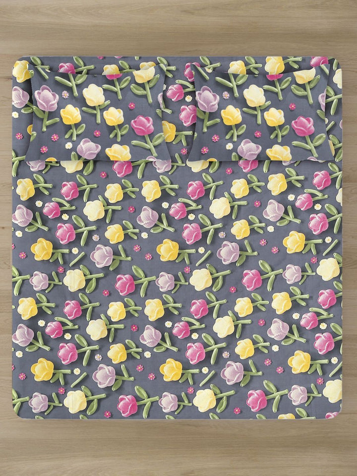Myntra Elegant Grey Floral Printed Dilengkapi 300 TC 7D Cadar dengan 2 Sarung Bantal