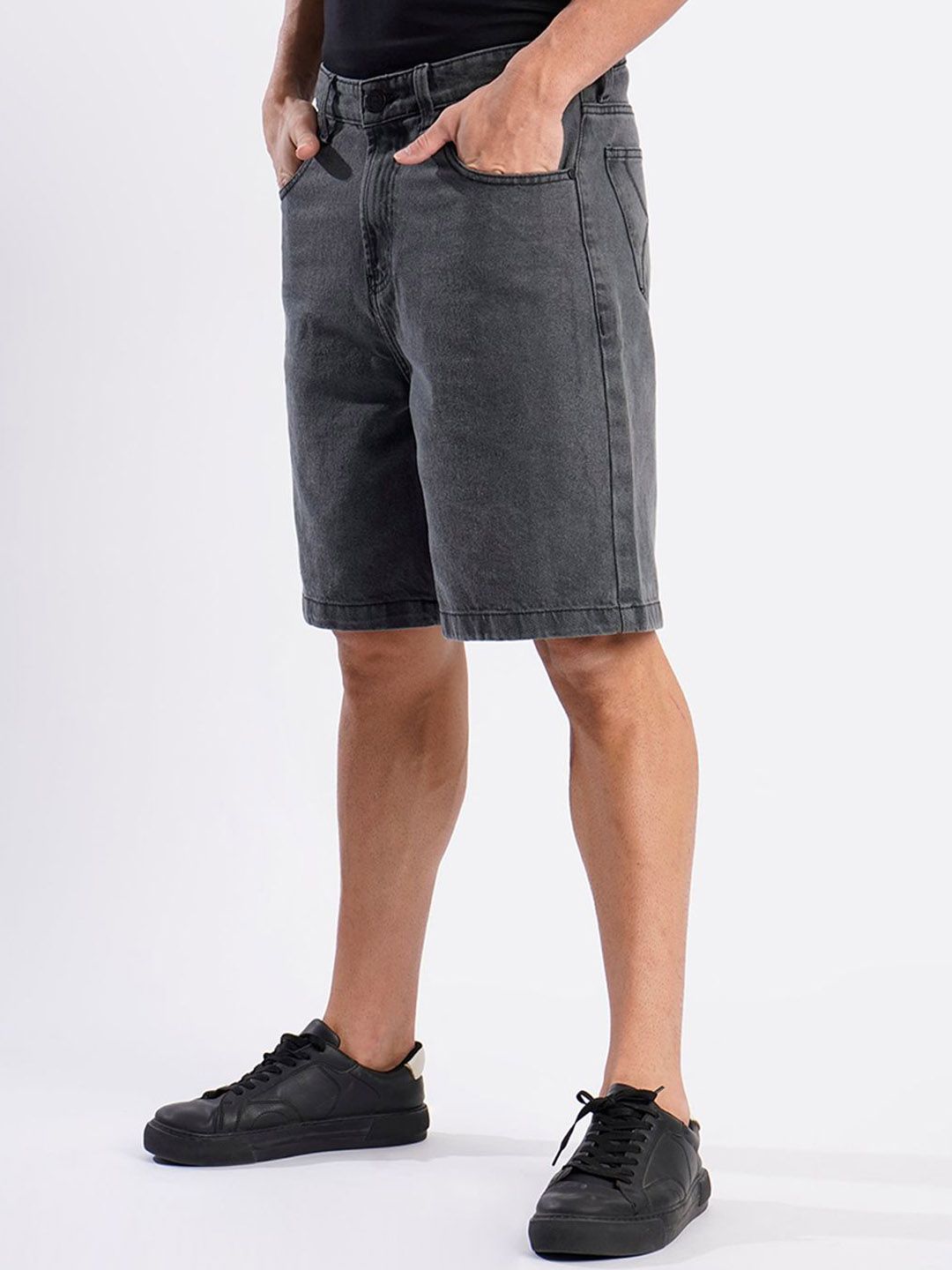 Bene Kleed Men Relaxed Fit Mid-Rise Cotton Denim Shorts